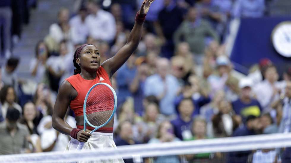 epa12332276 Coco Gauff of United States celebrates after winning the match against Donna Vekic of Croatia during the second round of the US Open Tennis Championships at the USTA Billie Jean King National Tennis Center in Flushing Meadows, New York, USA, 28 August 2025. The US Open tournament runs from 24 August through 07 September.  EPA/CRISTOBAL HERRERA ULASHKEVICH