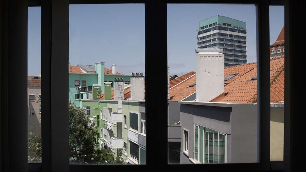 Visão geral de um bairro habitacional, em Lisboa, 02 de junho de 2025. Habitação. Arquitetura. Construção Civil. Gruas. ANTÓNIO PEDRO SANTOS/LUSA