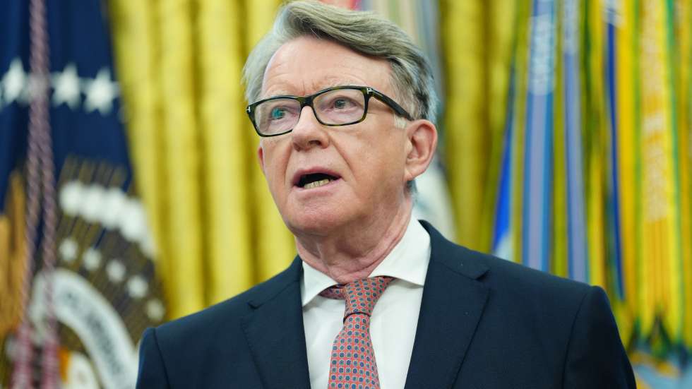 epa12084103 British Ambassador to the United States Peter Mandelson listens as US President Donald Trump (not pictured) announces a trade agreement between the United States and the United Kingdom in the Oval Office of the White House in Washington, DC, USA, 08 May 2025.  EPA/BONNIE CASH / POOL