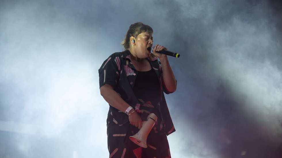 epa12233069 Portuguese rapper Capicua performs live on the second day of the NOS Alive Festival in Oeiras, near Lisbon, Portugal, 11 July 2025. The three-day festival runs until 12 July.  EPA/JOSE SENA GOULAO