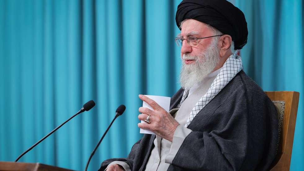 epa12400671 A handout photo made available by the Iranian supreme leader office shows Ayatollah Ali Khamenei speaks during a TV speech for the nation in Tehran, Iran, 23 September 2025.  EPA/IRANIAN SUPREME LEADER OFFICE / HANDOUT HANDOUT EDITORIAL USE ONLY/NO SALES