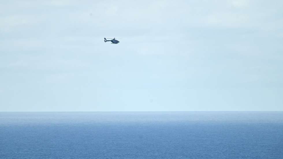 epa11630029 General view over an area where search &amp; rescue vessels searche for migrants off El Hierro, Spain, 28 September 2024. Nine migrants have died and 50 are missing after their 'cayuco' sank off the coast of El Hierro in the Atlantic Ocean late on 27 September.  EPA/Gelmert Finol