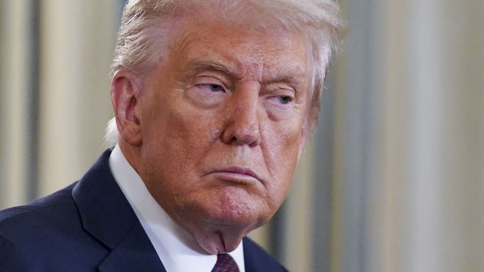 epa12415289 US President Donald Trump looks on during a joint press conference with Israeli Prime Minister Benjamin Netanyahu, in the State Dining Room of the White House in Washington, DC, USA, 29 September 2025. In their Oval Office meeting, Trump pressed Netanyahu to accept a peace deal to end Israel’s on-going war in Gaza, and for Hamas to free their remaining hostages.  EPA/WILL OLIVER / POOL