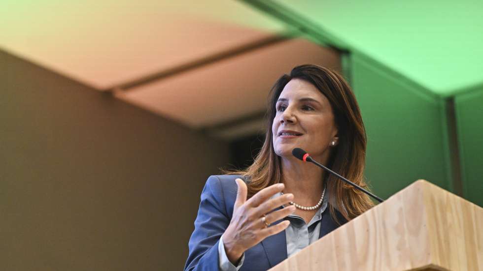 epa12271199 COP30 CEO Ana Toni speaks during the 2025 Global Conference on Climate and Health at the International Convention Center in Brasilia, Brazil, 29 July 2025. Brasilia is hosting the 2025 Global Conference on Climate and Health, where international authorities and specialists will define an 'action plan' to adapt the health sector to climate change ahead of COP30, with the support of the World Health Organization (WHO).  EPA/ANDRE BORGES