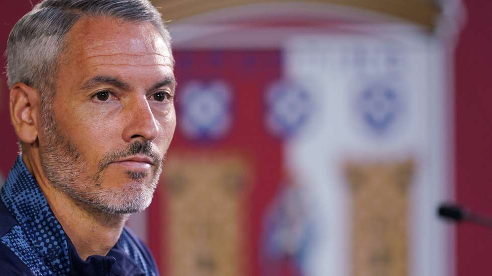 epa12472291 SC Braga head coach Carlos Vicens attends a press conference in Braga, Portugal, 22 October 2025. SC Braga will play against FK Crvena Zvezda in the UEFA Europa League on 23 October 2025.  EPA/HUGO DELGADO