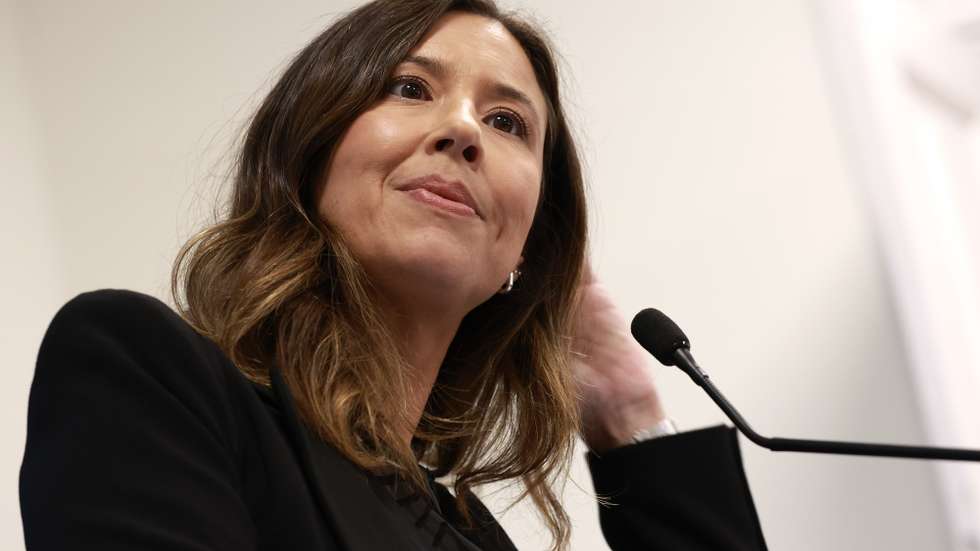 epa12449570 The president of Liberal Initiative party (IL), Mariana Leitão, speaks on local elections night at her party's headquarters in Porto, Portugal, 13 October 2025. More than 9.3 million eligible voters can vote in the local elections in Portugal on 12 October 2025.  EPA/MANUEL FERNANDO ARAÚJO