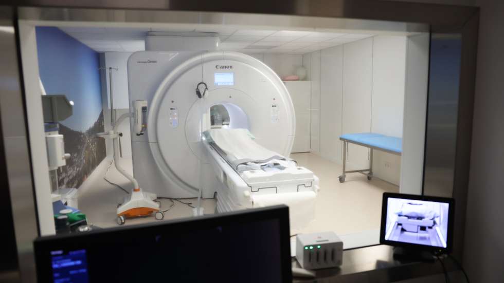 Equipamento de ressonância magnética inaugurado hoje pela ministra da Saúde, Ana Paula Martins (ausente na imagem), durante uma visita ao Hospital Dr. José Maria Grande, Portalegre, 30 de janeiro de 2025. NUNO VEIGA/LUSA