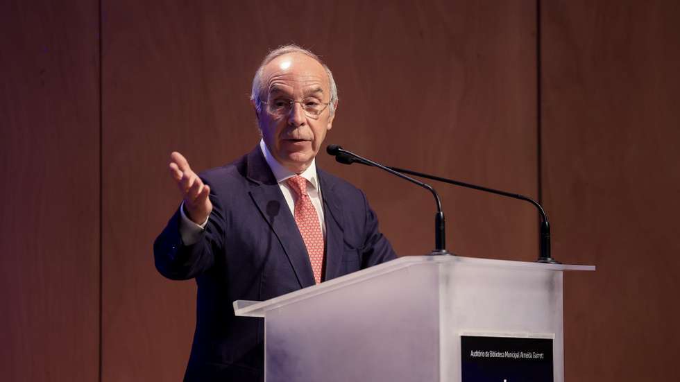O candidato à Presidência da República Luís Marques Mendes participa no 3.º Fórum Profissional Liberal a decorrer no Porto, 26 de Setembro de 2025. JOSÉ COELHO/LUSA