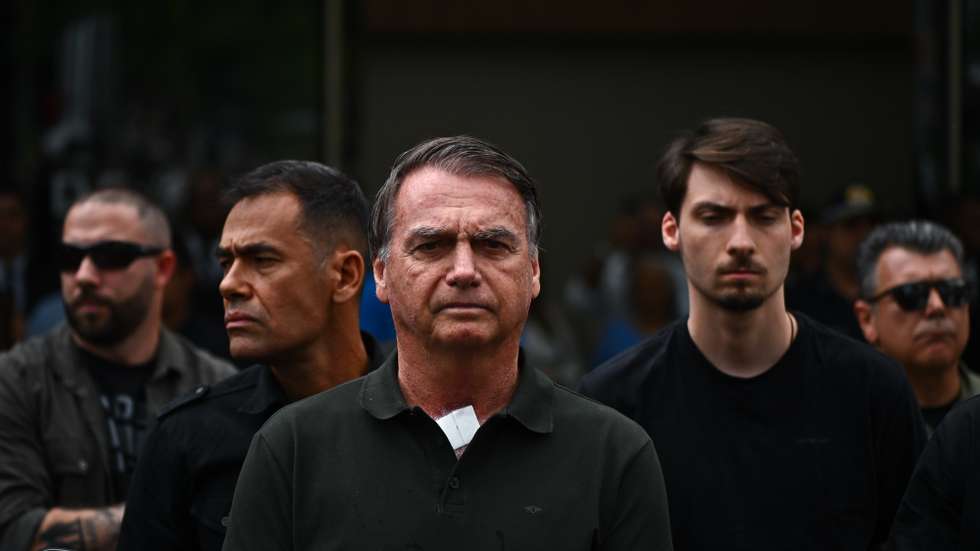 epaselect epa12377408 Brazilian former President Jair Bolsonaro leaves the DF Star Hospital in Brasilia, Brazil, 14 September 2025. Bolsonaro returned to house arrest at his residence in Brasilia hours after being admitted to a private hospital for surgery. The former head of state was sentenced by the Supreme Court to 27 years and three months in prison for conspiring against the democratic order following his defeat in the 2022 elections against current President Luiz Inacio Lula da Silva.  EPA/ANDRE BORGES
