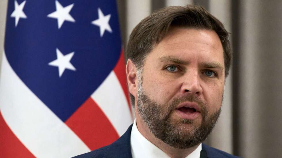 epa12472311 U.S. Vice President JD Vance speaks to journalist during a meeting with the Israeli president at the presidential residence, in Jerusalem, 22 October 2025.  EPA/Leo Correa / POOL