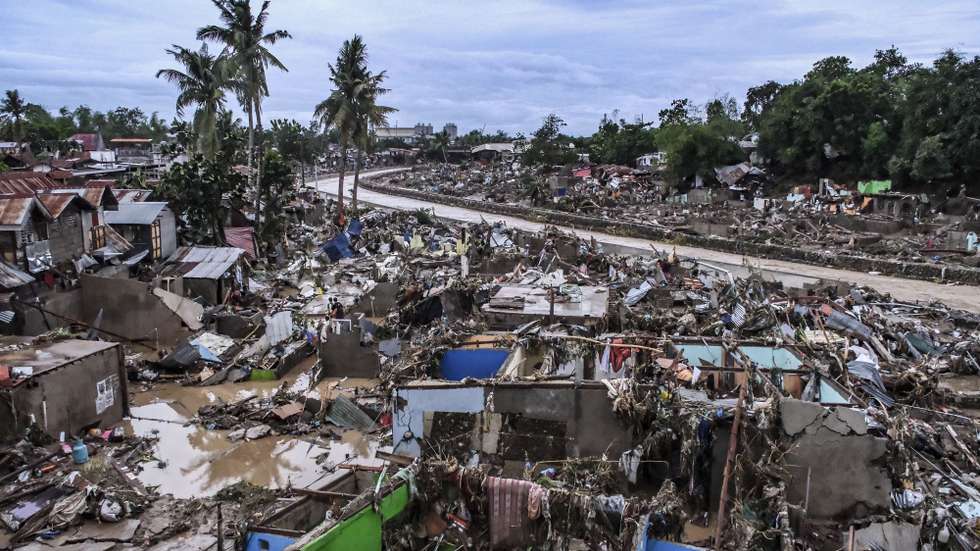epa12502087 Damaged houses after the passage of typhoon Kalmaegi in Talisay City, Cebu province, Philippines 04 November 2025. Typhoon Kalmaegi crossed the Visayas region of the central Philippines on 04 November, causing flood, power outage and damage to property. According to the Philippine Atmospheric, Geophysical, and Astronomical Services Administration (PAGASA), the storm is projected to be in the vicinity of Patnongon, Antique province, moving northwest at 15kph with maximum winds of 130kph.  EPA/JUANITO ESPINOSA