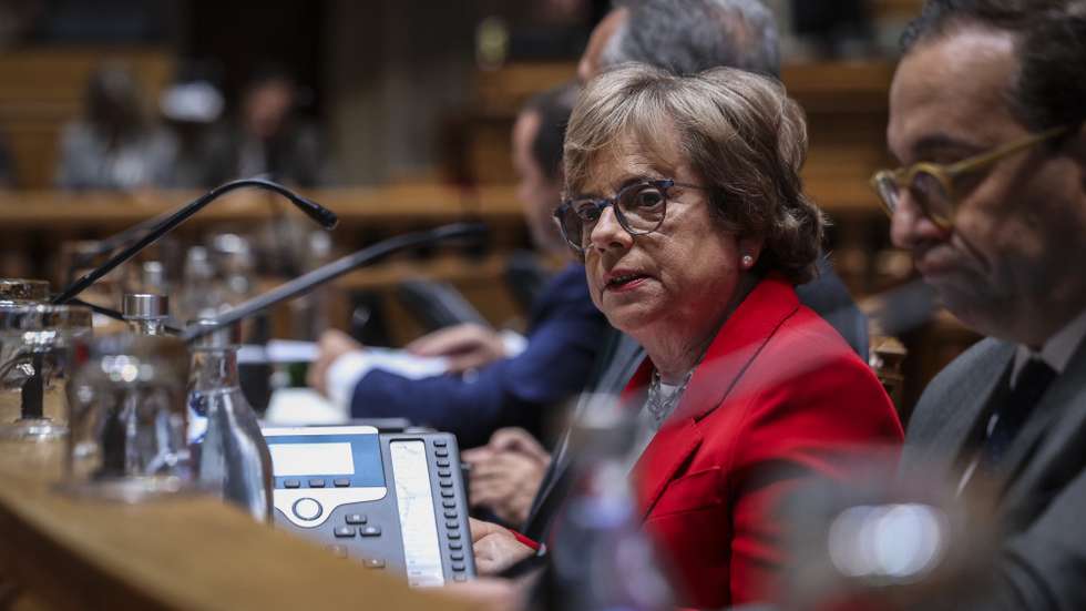 A ministra da Administração Interna, Maria Lúcia Amaral, durante a audição na Comissão de Assuntos Constitucionais, Direitos, Liberdades e Garantias, na Assembleia da República em Lisboa, 6 de novembro de 2025. TIAGO PETINGA/LUSA