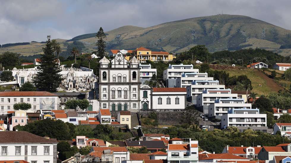 Vista da cidade da Horta, ao largo da ilha do Faial, Açores, 01 de agosto de 2025. NUNO VEIGA/LUSA