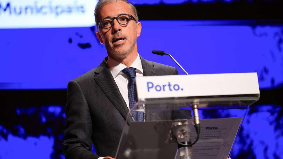 Pedro Duarte intervém durante a tomada de posse como presidente da Câmara Municipal do Porto depois de ter vencido as eleições autárquicas pela coligação PSD/CDS-PP/IL, no Mosteiro de São Bento da Vitória, no Porto, 05 de Novembro de 2025. ESTELA SILVA/LUSA