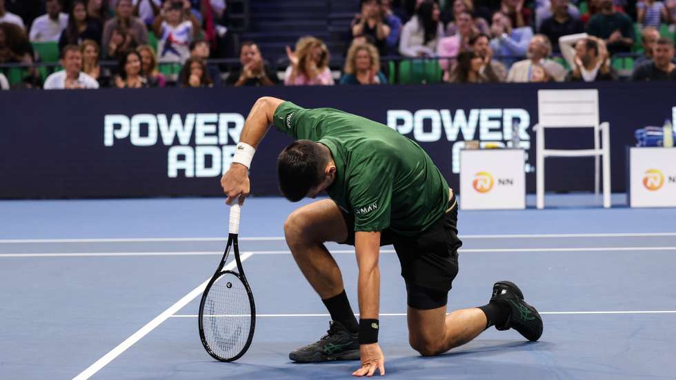 epa12512726 Novak Djokovic of Serbia in action against  Lorenzo Musetti of Italy (not pictured) during the men's finals match of the ATP Hellenic Championship tennis tournament, Athens, Greece, 08 November 2025.  EPA/GEORGE VITSARAS