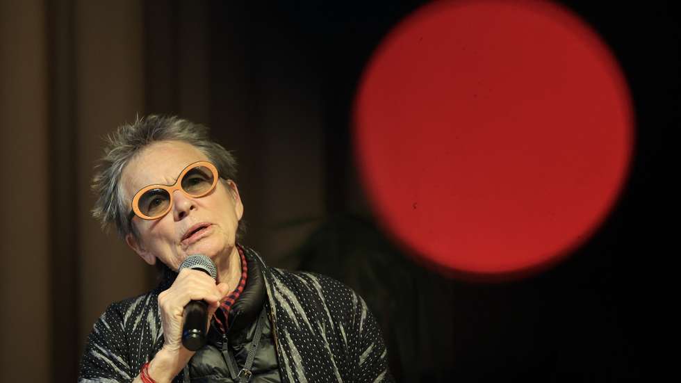 Conferência de imprensa e estreia nacional da performance "X²" de Laurie Anderson, no Porto, 12 de novembro de 2025. Nesta performance a artista apresenta histórias, elementos multimédia e experimentação. Em palco está acompanhada pela banda nova-iorquina SexMob. JOSÉ COELHO/LUSA