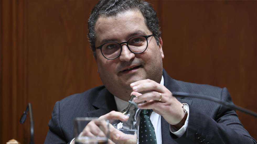 O ministro de Estado e das Finanças, Joaquim Miranda Sarmento, durante a sua audição na Comissão de Orçamento, Finanças e Administração Pública, na Assembleia da República, em Lisboa, 7 de novembro de 2025. ANTÓNIO COTRIM/LUSA
