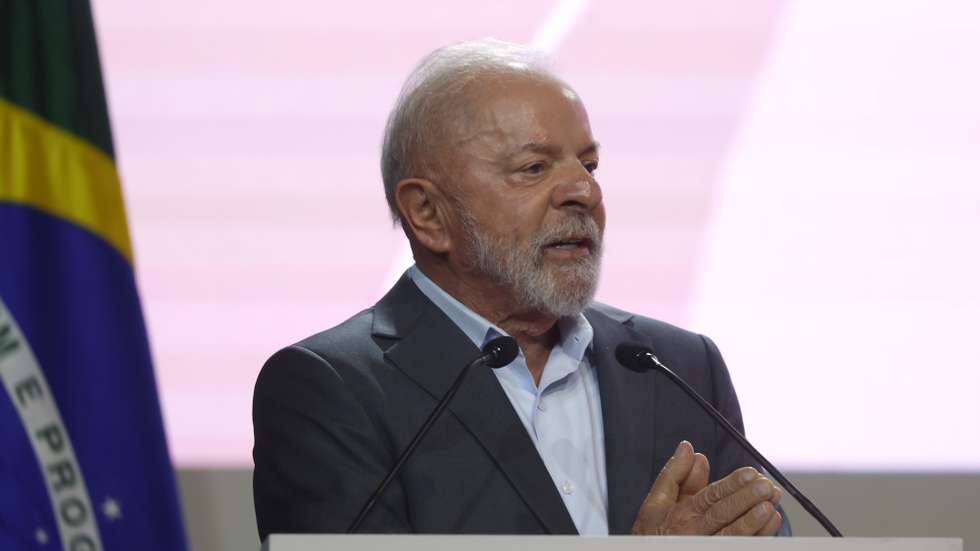 epa12516362 Brazilian President Luiz Inacio Lula da Silva speaks during the opening of the COP30 conferences in Belem, Brazil, 10 November 2025. Lula called for 'a new defeat for the deniers' who dismiss global warming. Representatives from some 170 countries are participating in the 30th United Nations Climate Change Conference, COP30, which will run until November 21.  EPA/Antonio Lacerda