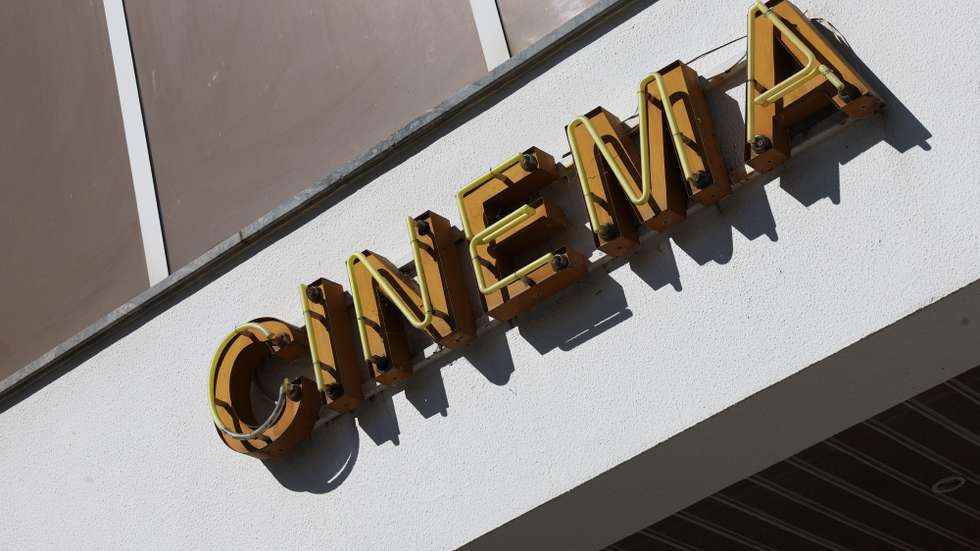 Fachada da sala de cinema Melius Beja, a única de exibição comercial em todo este distrito alentejano, que está encerrada desde 01 de agosto para remodelação, sem data de reabertura e com o exibidor a manifestar-se desanimado com o negócio, Beja, 16 de setembro de 2025. Fechou depois de uma ação de fiscalização pela Inspeção-Geral das Atividades Culturais (IGAC), e a remodelação implica, pelo menos, renovação do piso, de cerca de 200 cadeiras e do sistema de alarme.  (ACOMPANHA TEXTO DA LUSA DE 17 DE SETEMBRO DE 2025) NUNO VEIGA/LUSA