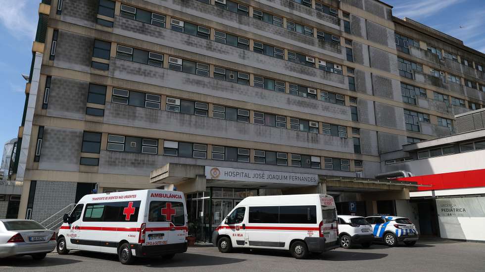 Fachada do edifício principal do hospital José Joaquim Fernandes, em Beja, 18 de maio de 2022. NUNO VEIGA/LUSA
