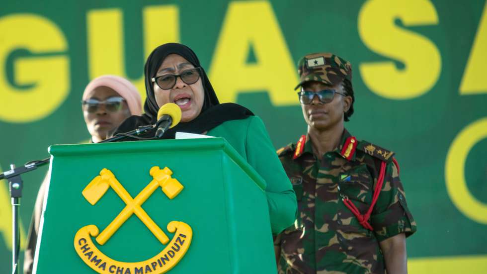 epa12330199 Tanzania's President Samia Suluhu Hassan speaks during the launch of her presidential campaign rally in Dar es Salam, Tanzania, 28 August 2025. Hassan a member of the ruling Chama Cha Mapinduzi party launched her first presidential bid. She assumed the office in 2021 following the death of her predecessor John Magufuli.  EPA/ANTHONY SIAME