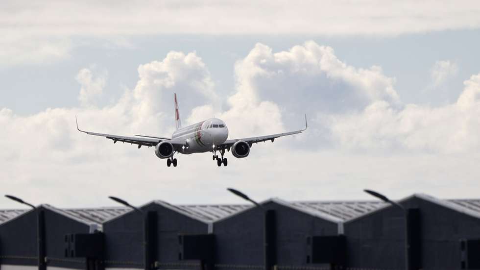 Um avião Airbus A321Neo da TAP Air Portugal aterra no aeroporto de Ponta Delgada, 03 de agosto de 2025. NUNO VEIGA/LUSA