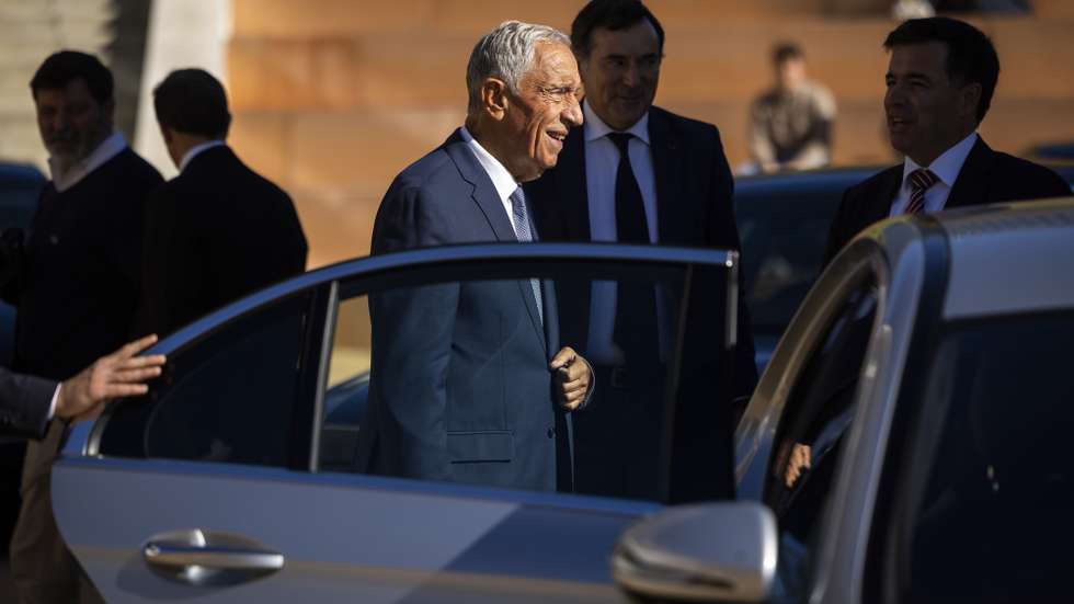 O Presidente da República, Marcelo Rebelo de Sousa (E), após participar no 2.º EuroAmericas Forum, na Nova SBE, em Carcavelos, Cascais, 18 de novembro de 2025. JOSÉ SENA GOULÃO/LUSA