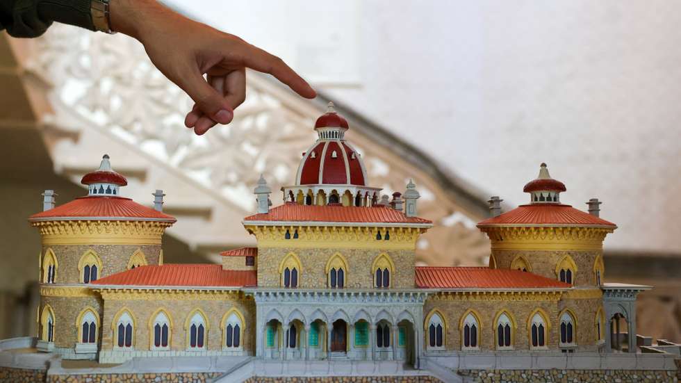 Maqueta do Palácio de Monserrate, edifício que irá ter obras de recuperação das coberturas e da área da copa dos frescos, em Sintra, 18 de novembro de 2025. A empreitada de recuperação, que se prolongará até “ao final do primeiro trimestre de 2027, inclui a recuperação das coberturas e da área da Copa dos Frescos”, adjacente à cozinha, sob um dos terraços a sul do histórico edifício, classificado como Imóvel de Interesse Público. (ACOMPANHA TEXTO DA LUSA DO DIA 21 DE NOVEMBRO DE 2025). MANUEL DE ALMEIDA/LUSA
