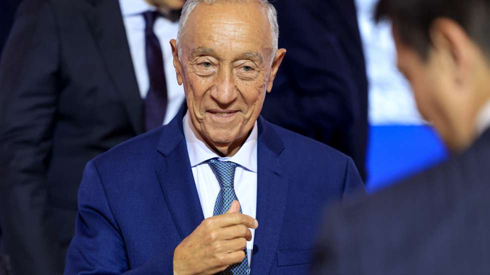 O Presidente da República, Marcelo Rebelo de Sousa, participa na cerimónia de entrega do Prémio Manuel António da Mota, no Centro de Congressos da Alfândega, no Porto, 23 de novembro de 2025. A Rural Move - Associação para a Promoção do Investimento nos Territórios de Baixa Densidade, com sede em Miranda do Douro, venceu o Prémio Manuel António da Mota, no valor de 50 mil euros. JOSÉ COELHO/LUSA