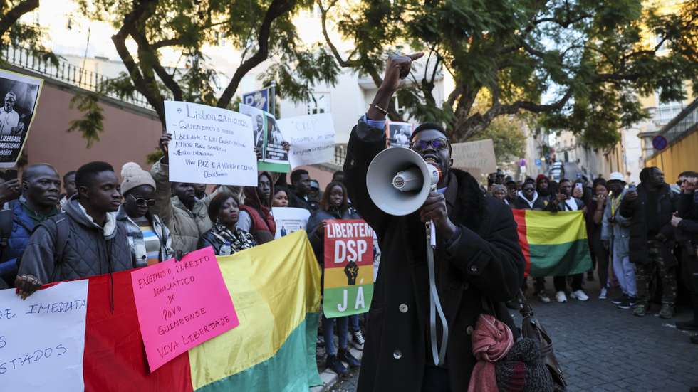 Protestos em frente à sede da CPLP