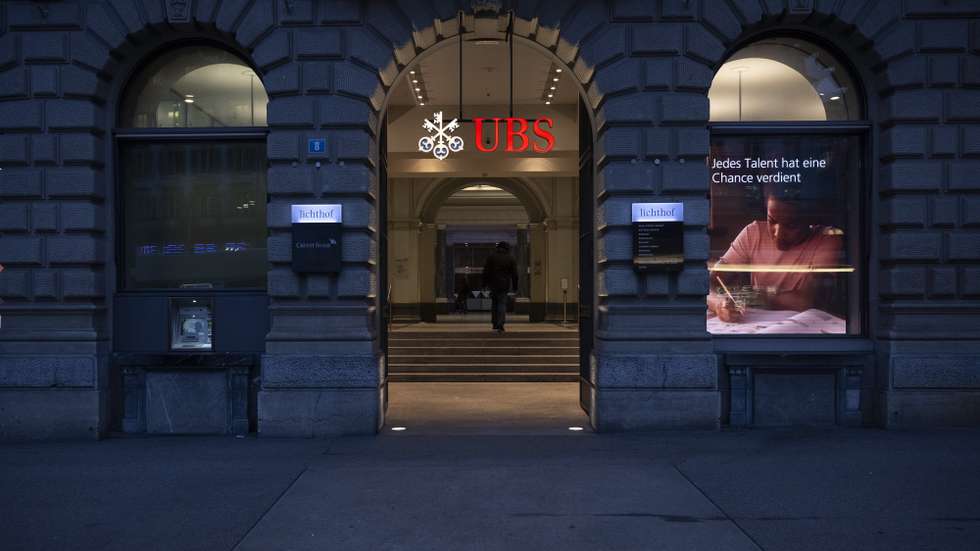 epa11832984 The logo of the Swiss bank UBS on the former main building of Credit Suisse on Paradeplatz in Zurich, Switzerland, 18 January 2025. The headquarters of Credit Suisse was located at Paradeplatz until it was taken over by UBS.  EPA/ENNIO LEANZA