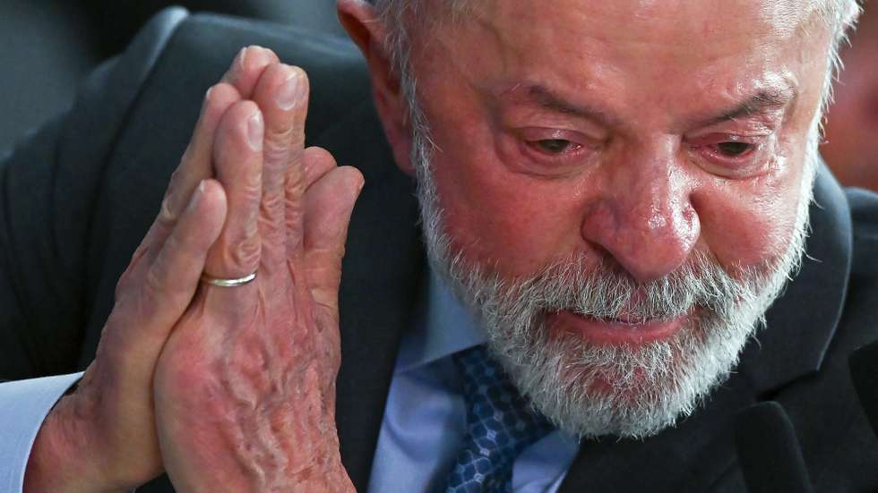 epa12550752 Brazilian President Luiz Inacio Lula da Silva gestures during a ceremony in Brasilia, Brazil, 26 November 2025. Da Silva signed a law reducing taxes for lower-income earners and increasing taxes for the wealthiest, which is already one of his key campaign issues for the October 2026 elections.  EPA/ANDRE BORGES