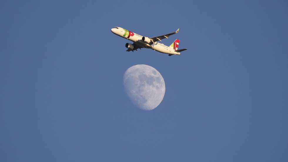 Avião da TAP, Lisboa, 6 de julho de 2025. Lua. CARLOS M. ALMEIDA/LUSA