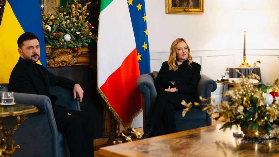 epa12580854 A handout photo made available by Chigi Palace Press Office shows Italian Prime Minister Giorgia Meloni (R) and Ukrainian President Volodymyr Zelensky (L) during their meeting at the Chigi Palace in Rome, Italy, 09 December 2025.  EPA/FILIPPO ATTILI /CHIGI PALACE PRESS OFFICE /HANDOUT HANDOUT EDITORIAL USE ONLY/NO SALES
