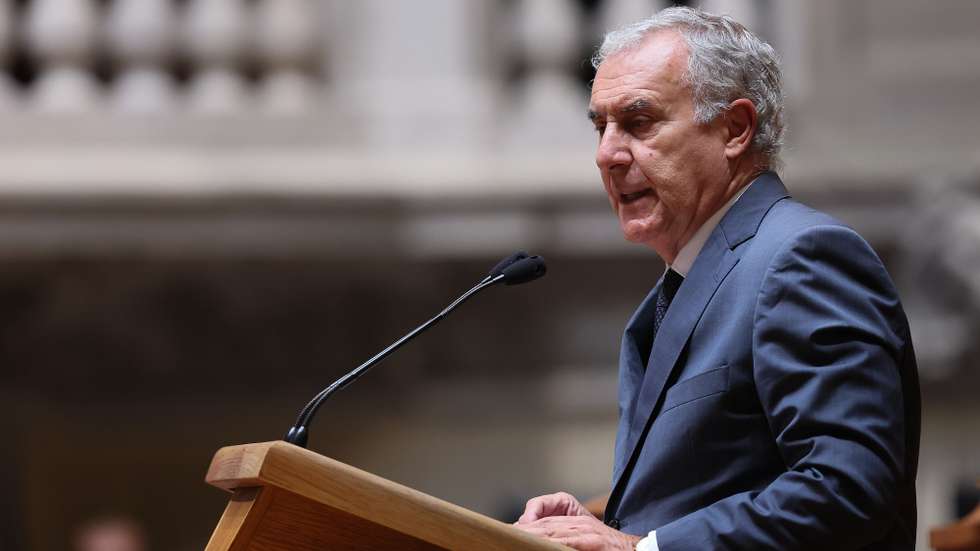 O deputado do Partido Social Democrata (PSD), António Rodrigues, durante a sessão plenária para discussão para, entre outros assuntos, a reapreciação do Decreto da Assembleia da República n.º 6/XVII - Altera a Lei n.º 23/2007, de 4 de julho, que aprova o regime jurídico de entrada, permanência, saída e afastamento de estrangeiros do território nacional, na Assembleia da República, em Lisboa, 30 de setembro de 2025. MANUEL DE ALMEIDA/LUSA