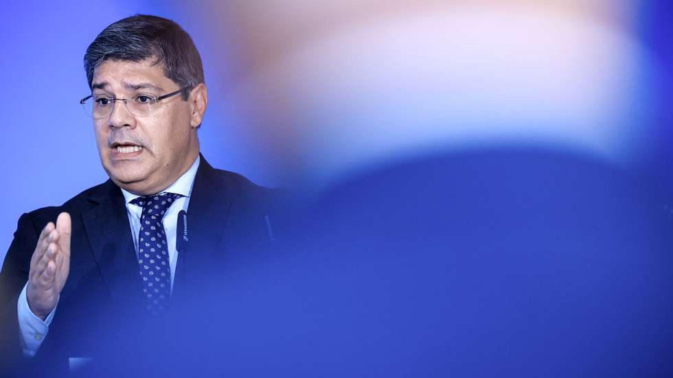 Eurico Brilhante Dias, líder parlamentar do Partido Socialista (PS), discursa durante a sessão de abertura das Jornadas parlamentares do PS, em Penafiel, 20 de outubro de 2025. JOSÉ COELHO/LUSA