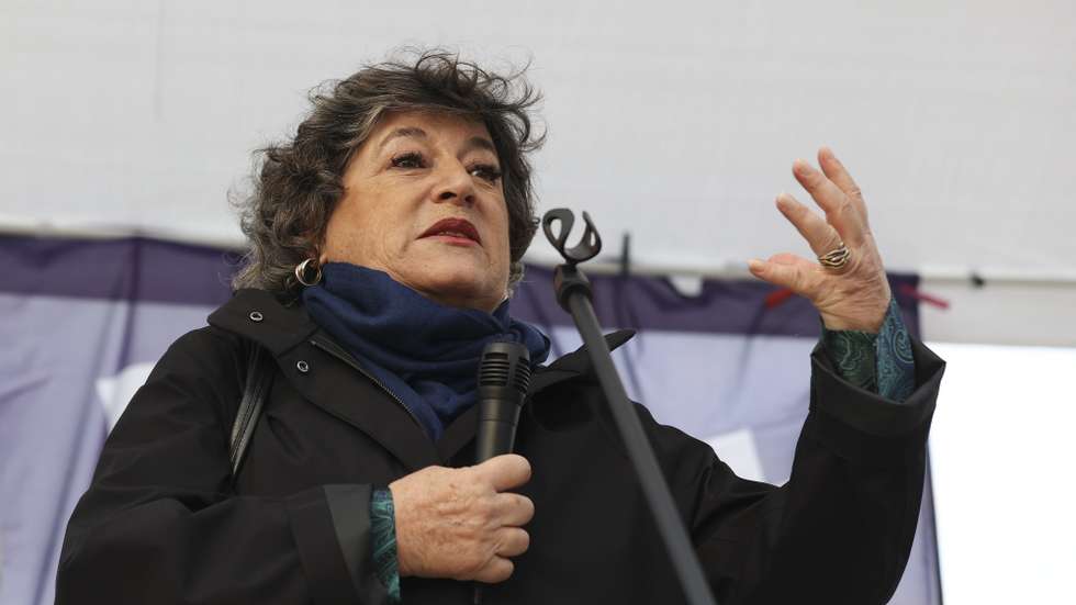 Ana Gomes, ex-deputada europeia, intervém durante uma ação de pré-campanha do Volt, evento "Portugal precisa dos Imigrantes", na Rua do Benformoso, Lisboa, 22 de fevereiro de 2024. CARLOS M. ALMEIDA/LUSA