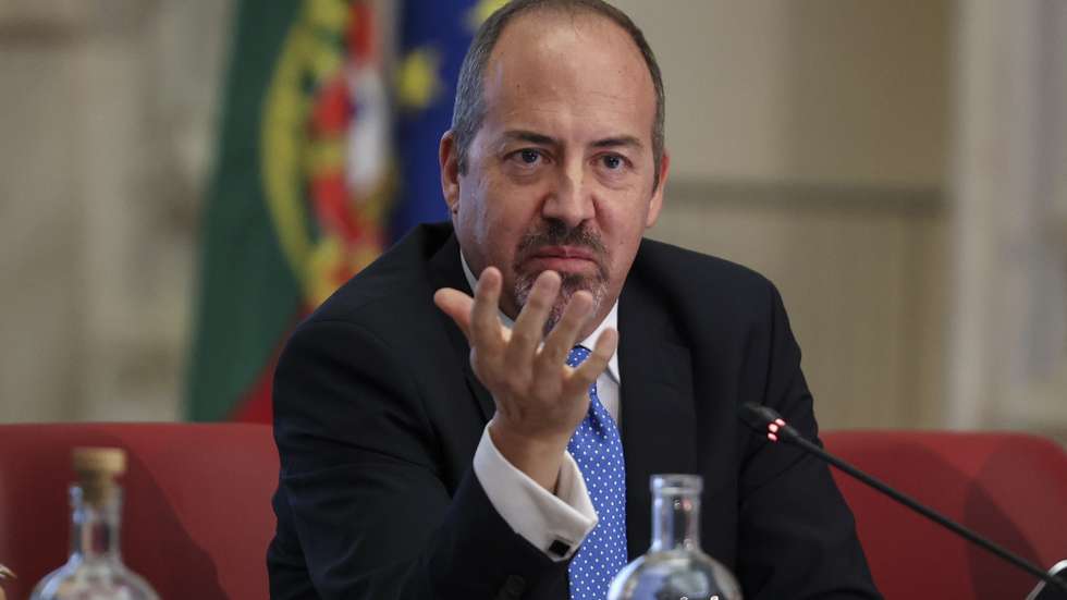 O governador do Banco de Portugal, Álvaro dos Santos Pereira, durante a conferência de imprensa de apresentação do Boletim Económico de dezembro 2025, no Museu do Dinheiro, em Lisboa, 19 de dezembro de 2025. JOÃO RELVAS/LUSA