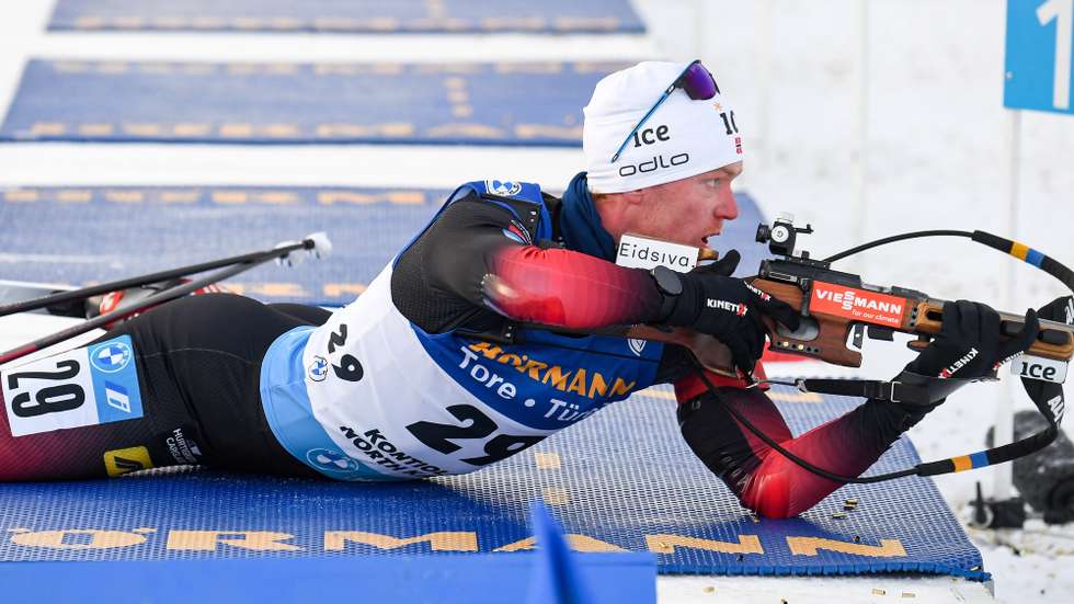 epa09803735 Sivert Guttorm Bakken of Norway in action during the Men’s 10 km sprint competition of the IBU Biathlon World Cup in Kontiolahti, Finland, 05 March 2022.  EPA/KIMMO BRANDT