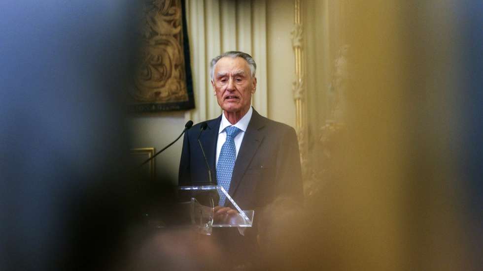 O antigo Presidente da República, Aníbal Cavaco Silva, intervém durante a apresentação do livro “Acordos de Bicesse”, no Palácio das Necessidades, em Lisboa, 17 de novembro de 2025. Na obra de Sónia Neto, 22 testemunhos de angolanos e portugueses revelam a memória e o conhecimento de quem viveu as difíceis negociações dos históricos Acordos de Bicesse, assinados em 31 de maio de 1991. ANTÓNIO PEDRO SANTOS/LUSA