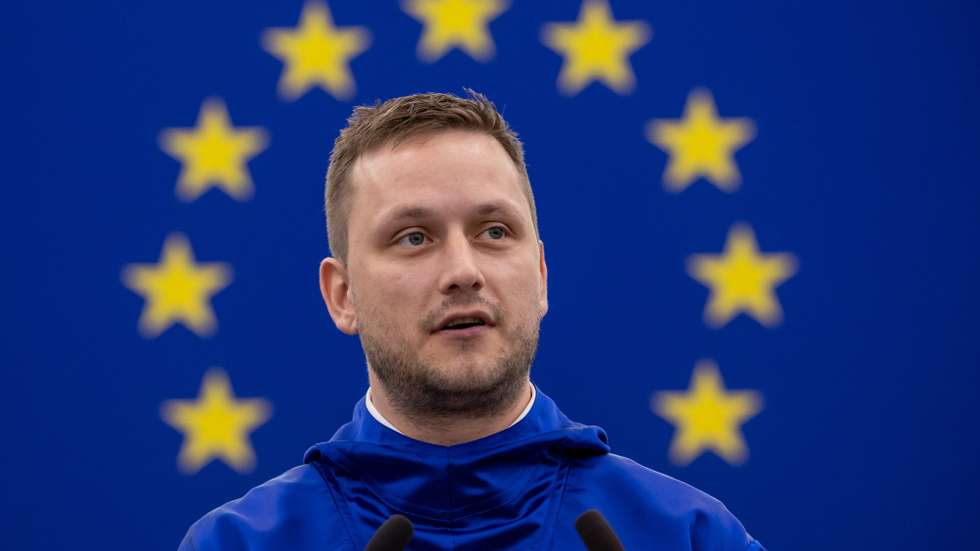 epa12439237 Prime Minister of Greenland Jens-Frederik Nielsen delivers a speech at the European Parliament in Strasbourg, France, 08 October 2025. The current plenary session runs from 06 October until 09 October 2025.  EPA/CHRISTOPHE PETIT TESSON