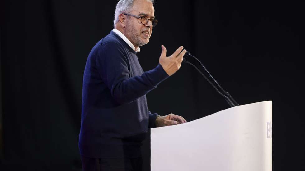 O novo coordenador do BE, José Manuel Pureza, usa da palavra no primeiro discurso após a sua eleição durante a XIV Convenção Nacional do BE, no Pavilhão do Casal Vistoso, em Lisboa, 30 de novembro de 2025. JOSÉ SENA GOULÃO/LUSA