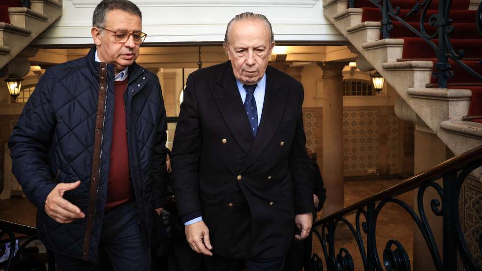 O candidato às eleições presidenciais António José Seguro é recebido pelo presidente da câmara da Figueira da Foz Pedro Santana Lopes, na Figueira da Foz, 09 de janeiro de 2026. Os portugueses elegem o novo Presidente da República em 18 de janeiro.  JOSÉ  COELHO/LUSA