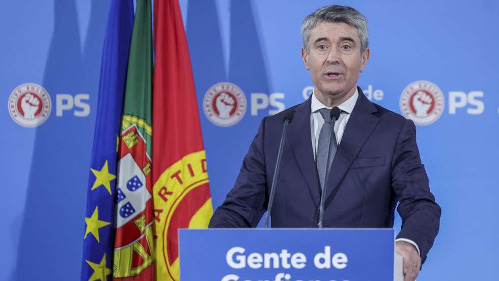 José Luis Carneiro, secretário-geral do Partido Socialista (PS), durante a conferência de imprensa sobre as eleições presidenciais na sede do PS, em Lisboa,15 de janeiro de 2026.    MANUEL DE ALMEIDA/LUSA