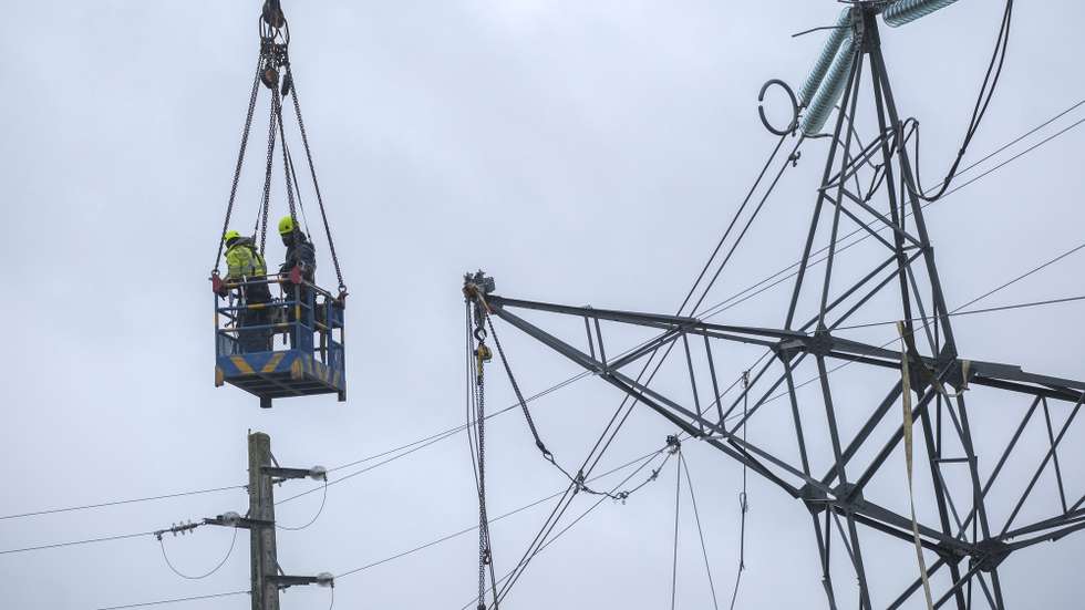 Technicians from Redes Energéticas Nacionais (REN) repair the power grid aftermath Kristin depression on Wednesday in Marinha Grande, Leiria, Portugal, 30 January 2026. The passage of depression Kristin through Portuguese territory left a trail of destruction, causing five deaths and leaving several people homeless. CARLOS BARROSO/LUSA