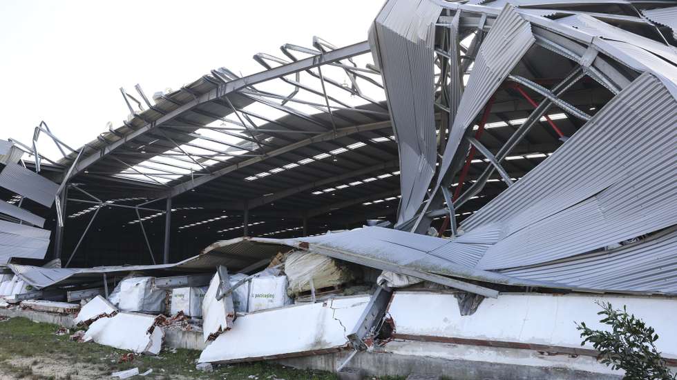 Empresa United Resins afetada pelo vento da depressão Kristin, Figueira da Foz, 31 de janeiro de 2026. O Governo decretou situação de calamidade entre as 00:00 de quarta-feira até às 23:59 de dia 01 de fevereiro para cerca de 60 municípios, número que pode aumentar. PAULO NOVAIS/LUSA
