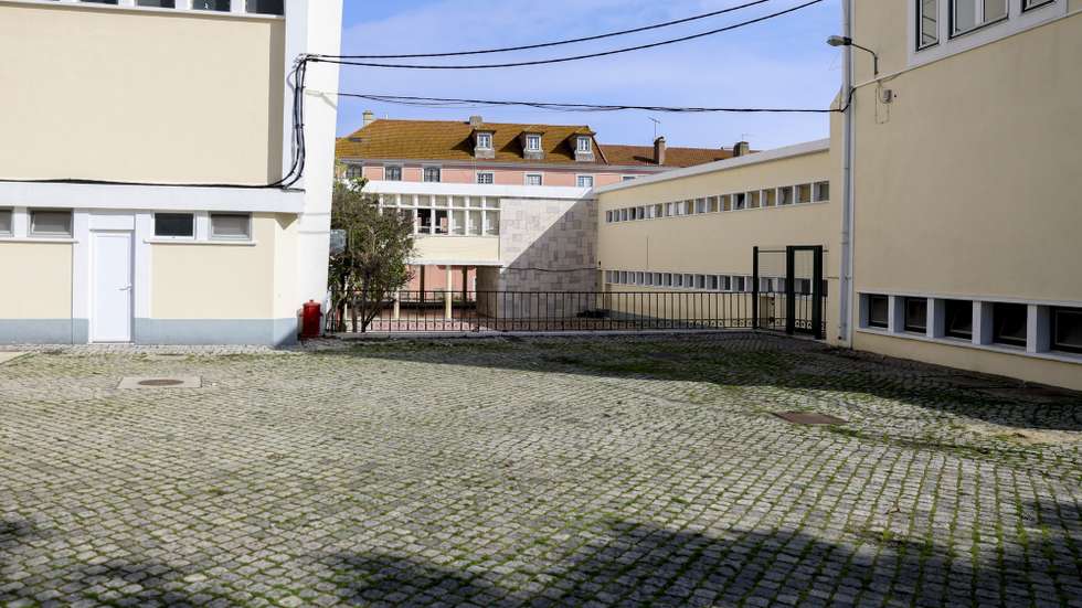 Escola Básica do Beato que funciona no complexo da antiga Manutenção Militar, na freguesia lisboeta do Beato, espera poder ali continuar, já a junta local reafirma a vontade de se mudar, enquanto o Governo continua sem dizer o que vai fazer, em Lisboa, 14 de fevereiro de 2025. (ACOMPANHA TEXTO DA LUSA DO DIA 17 DE FEVEREIRO DE 2025). TIAGO PETINGA/LUSA