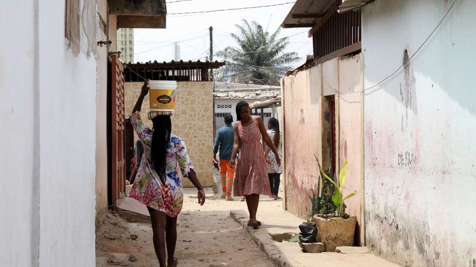 Quotidiano em Luanda, Angola, 15 de janeiro de 2026. Luanda celebra no domingo 450 anos sob queixas de fome, desemprego e críticas à falta de saneamento e de infraestruturas básicas que agudizam o clamor dos munícipes, descontentes com a perda de identidade histórico-cultural da capital angolana. (ACOMPANHA TEXTO DA LUSA DO DIA 24 DE JANEIRO DE 2026). AMPE ROGÉRIO/LUSA