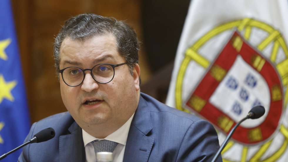 O ministro de Estado e das Finanças, Joaquim Miranda Sarmento, intervém perante a Comissão de Orçamento, Finanças e Administração Pública, na Assembleia da República, em Lisboa, 07 de janeiro de 2026. ANTÓNIO PEDRO SANTOS/LUSA