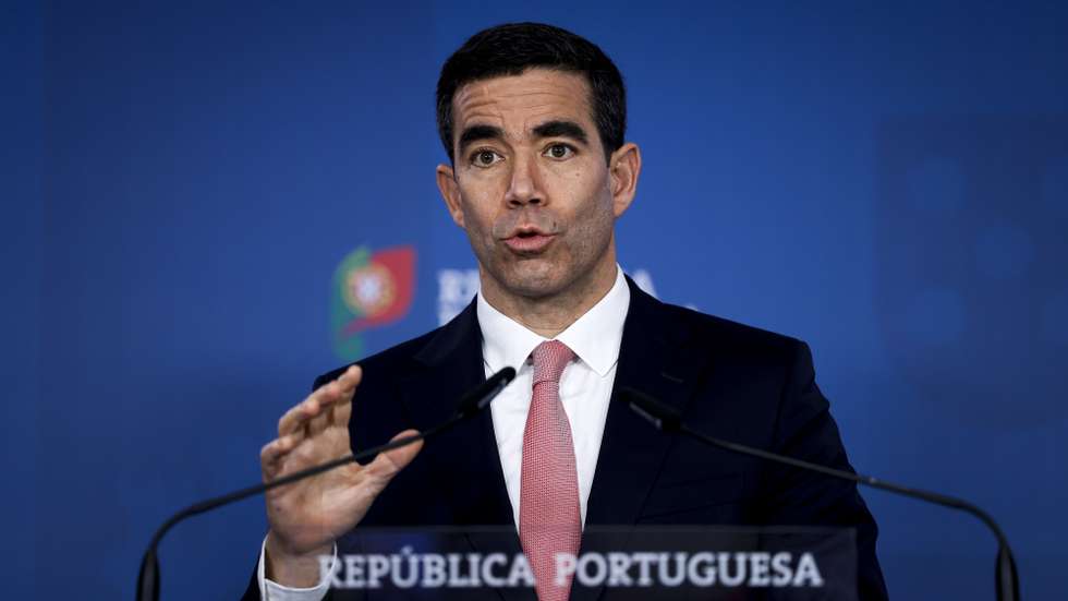 O ministro da Presidência, António Leitão Amaro, fala durante o briefing após reunião do Conselho de Ministros, no Campus XXI em Lisboa, 16 de fevereiro de 2026. FILIPE AMORIM/LUSA